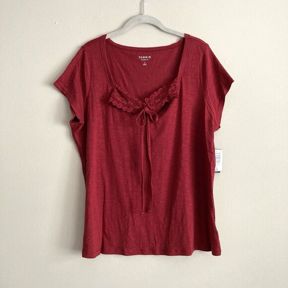 Torrid Womens Plus Red Classic Fit Short Sleeve T-Shirt Size 1X NWT Casual - Picture 1 of 10